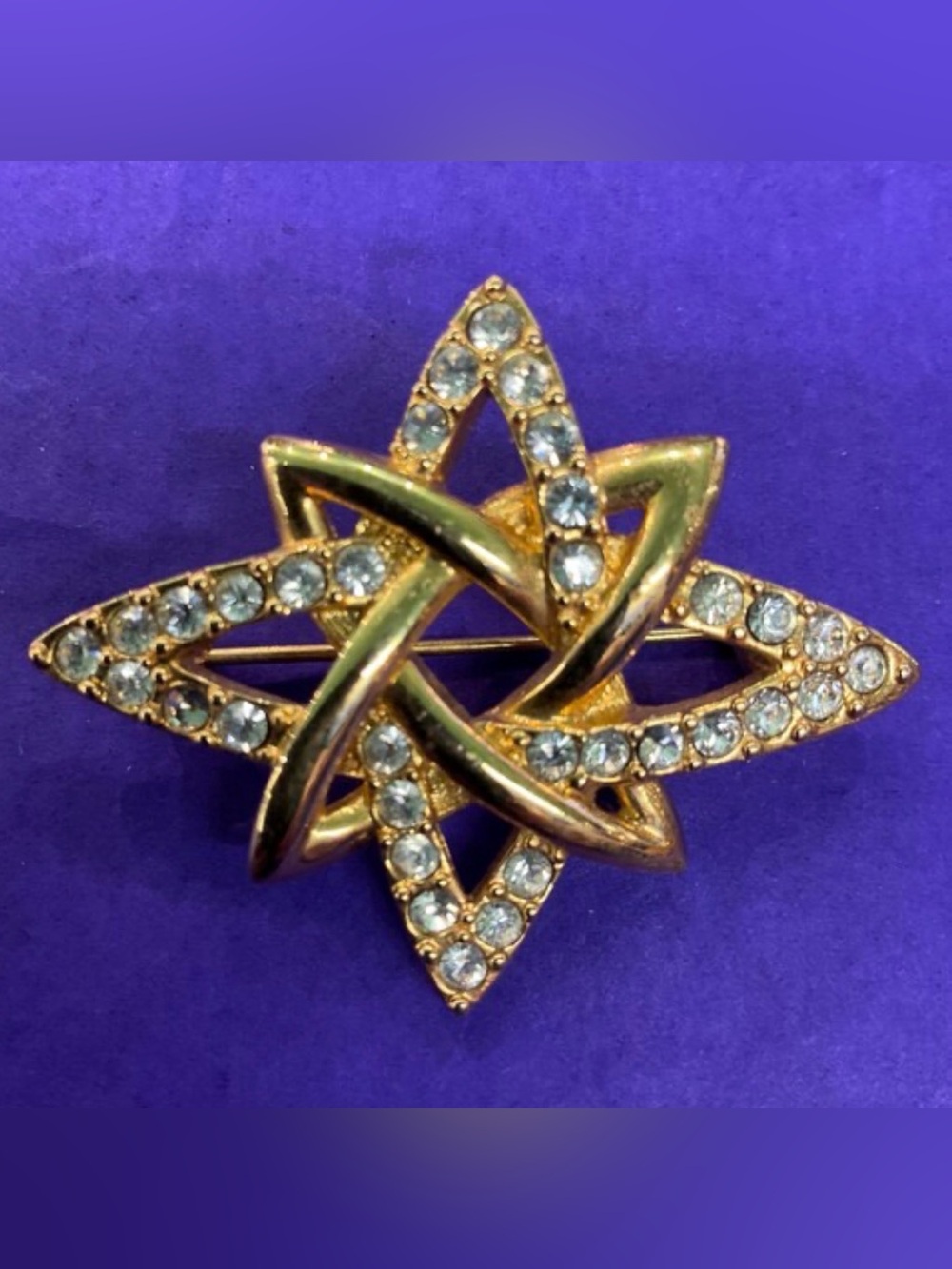 VTG Monet Star ⭐️ Pin